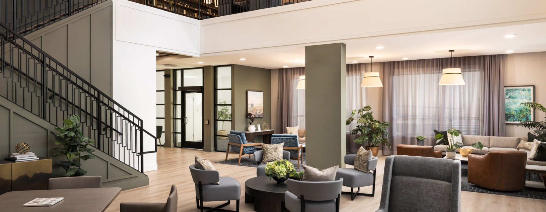 a spacious clubroom with lounge seating